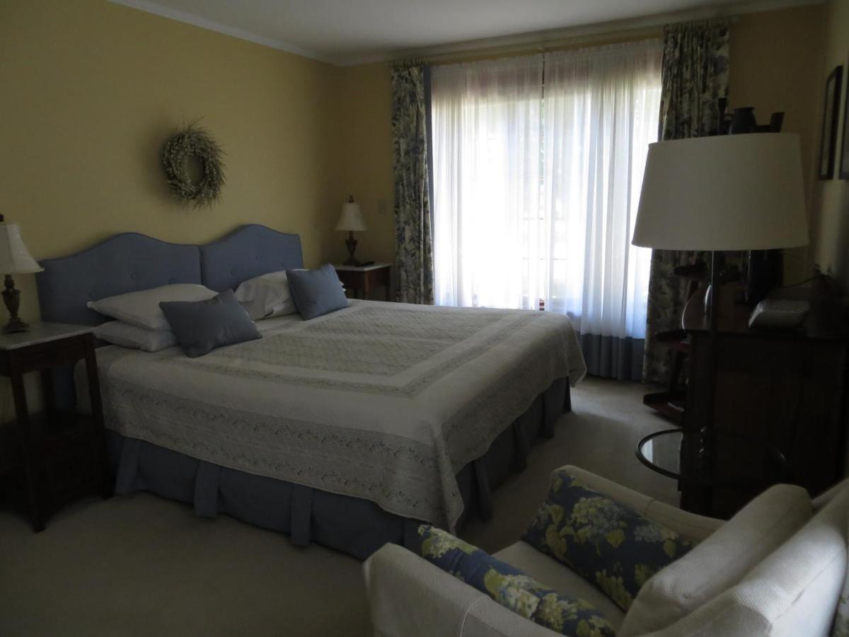 Cedar Gables Bed & Breakfast Niagara-on-the-Lake Bilik gambar